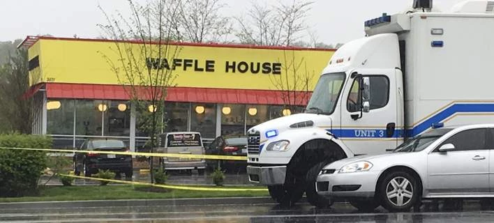 Ο ήρωας του Τενεσί: 29χρονος πάλεψε με τον ένοπλο που σκότωσε 4 άτομα και τον αφόπλισε [εικόνες]